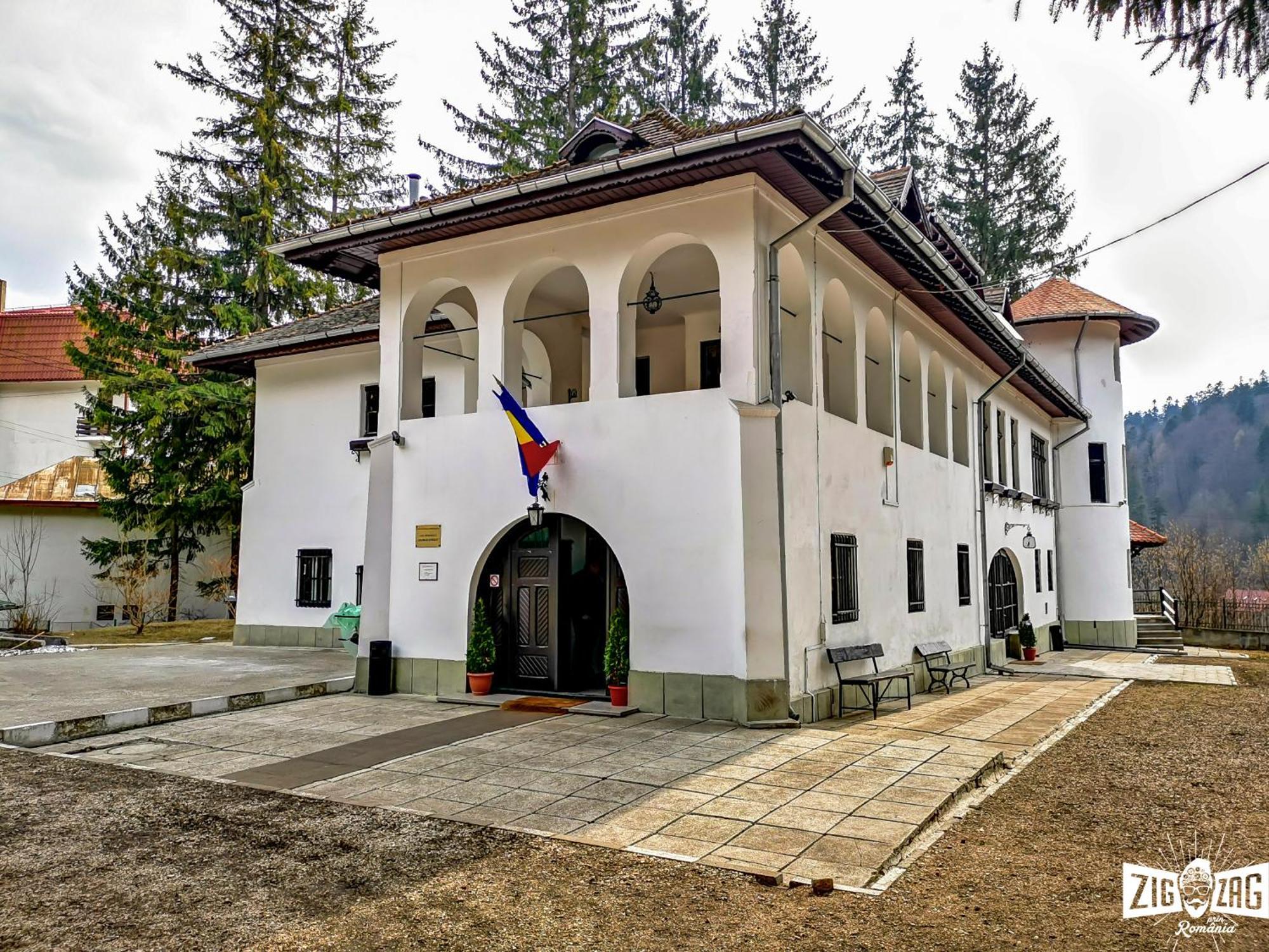 Garsoniera Mikha
